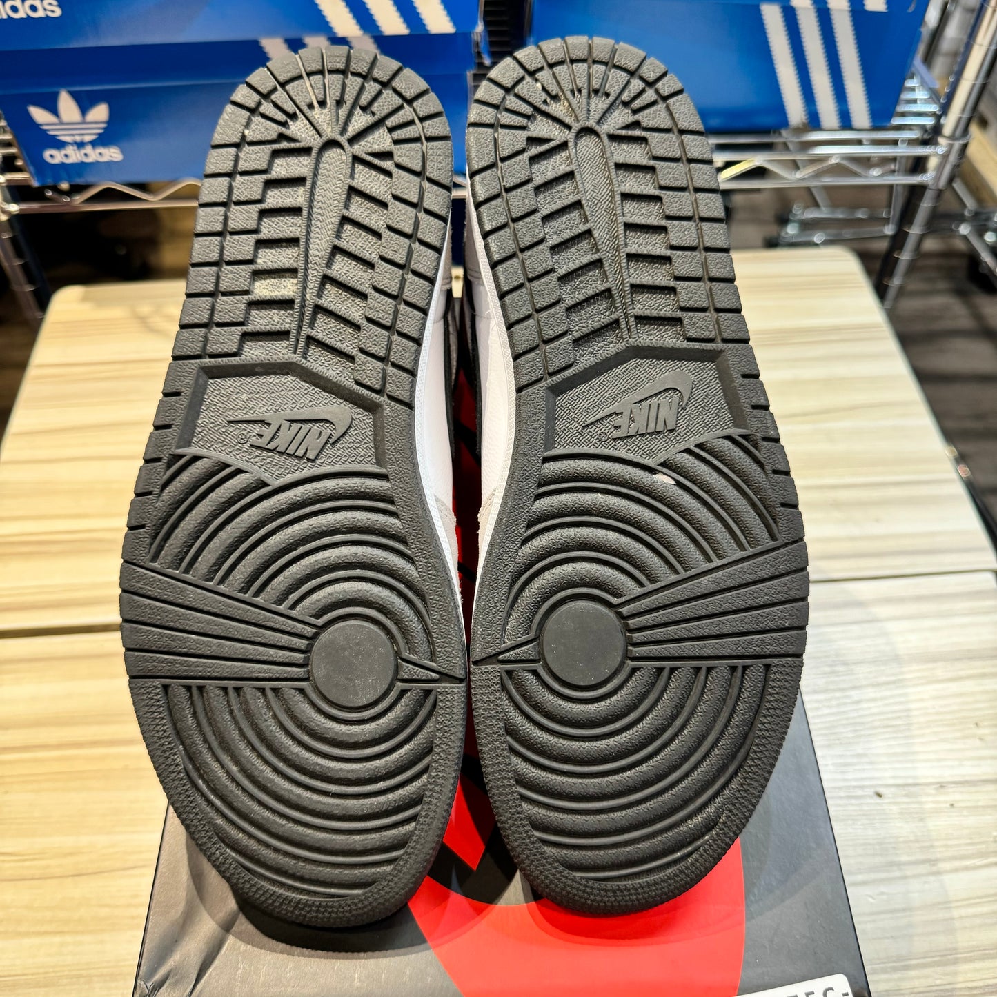 USED Jordan 1 Retro High Light Smoke Grey