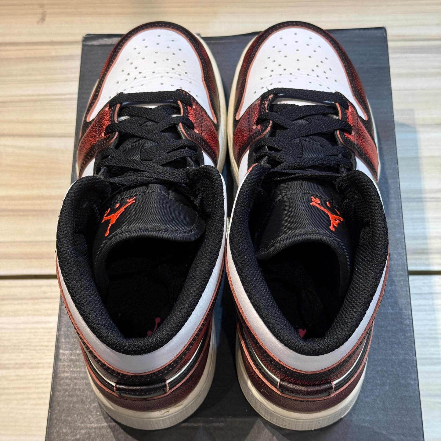 USED Jordan 1 Mid Chicago Wear Away (GS)