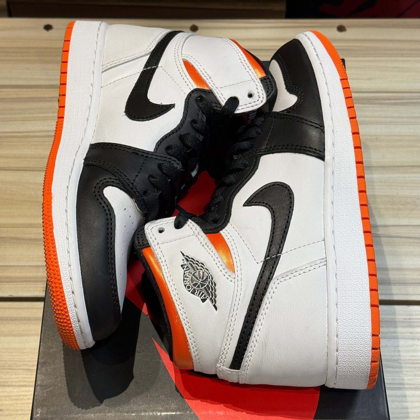 USED Jordan 1 High OG Electro Orange (GS)