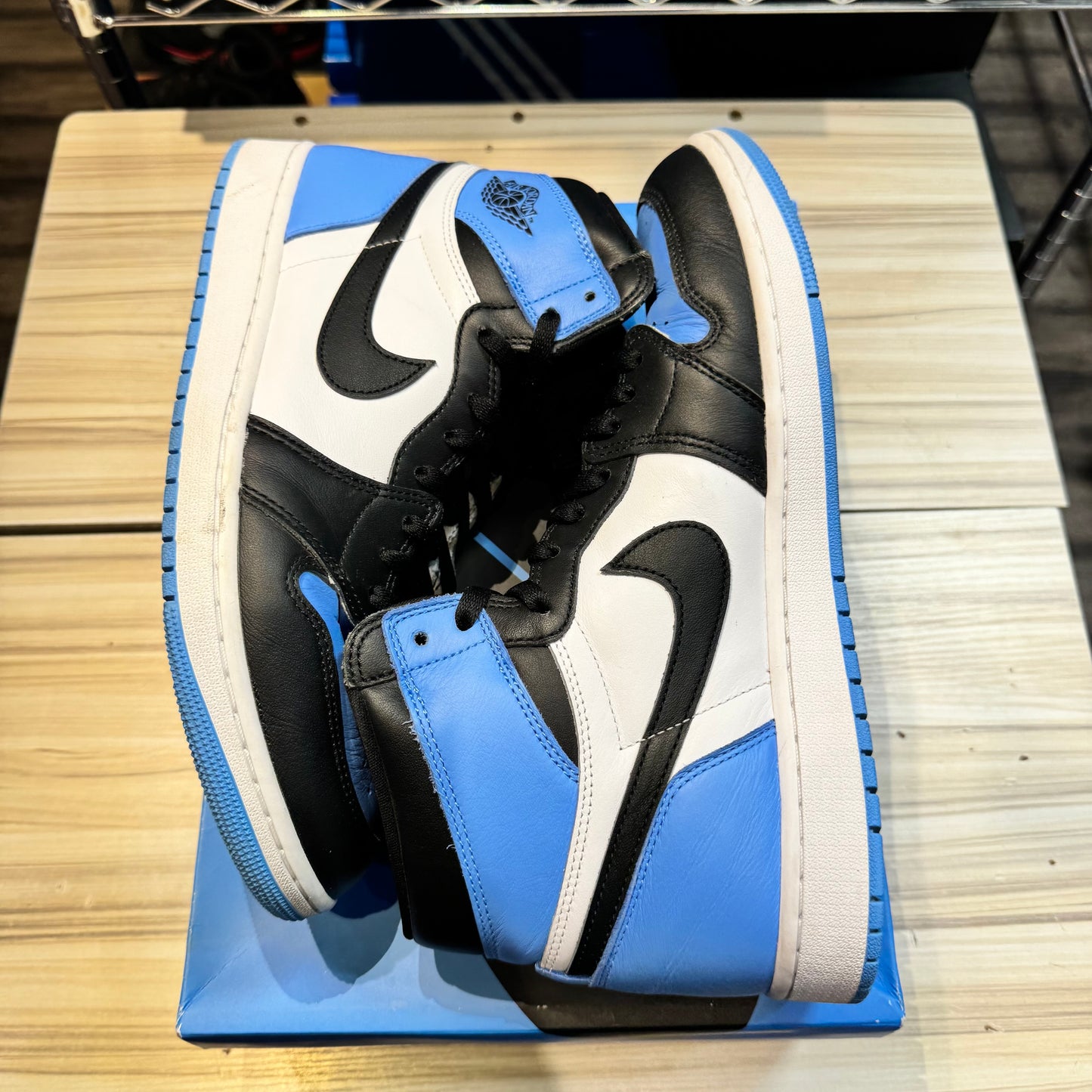 USED Jordan 1 Retro High OG UNC Toe