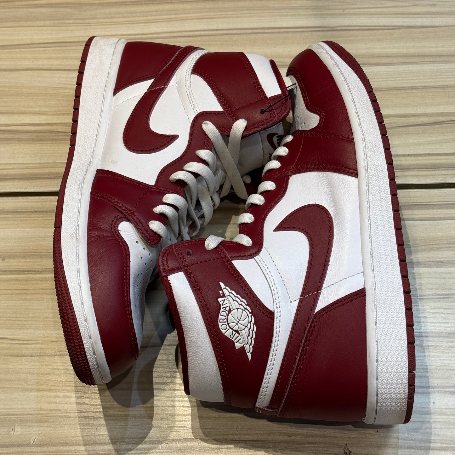 USED Jordan 1 High Team Red