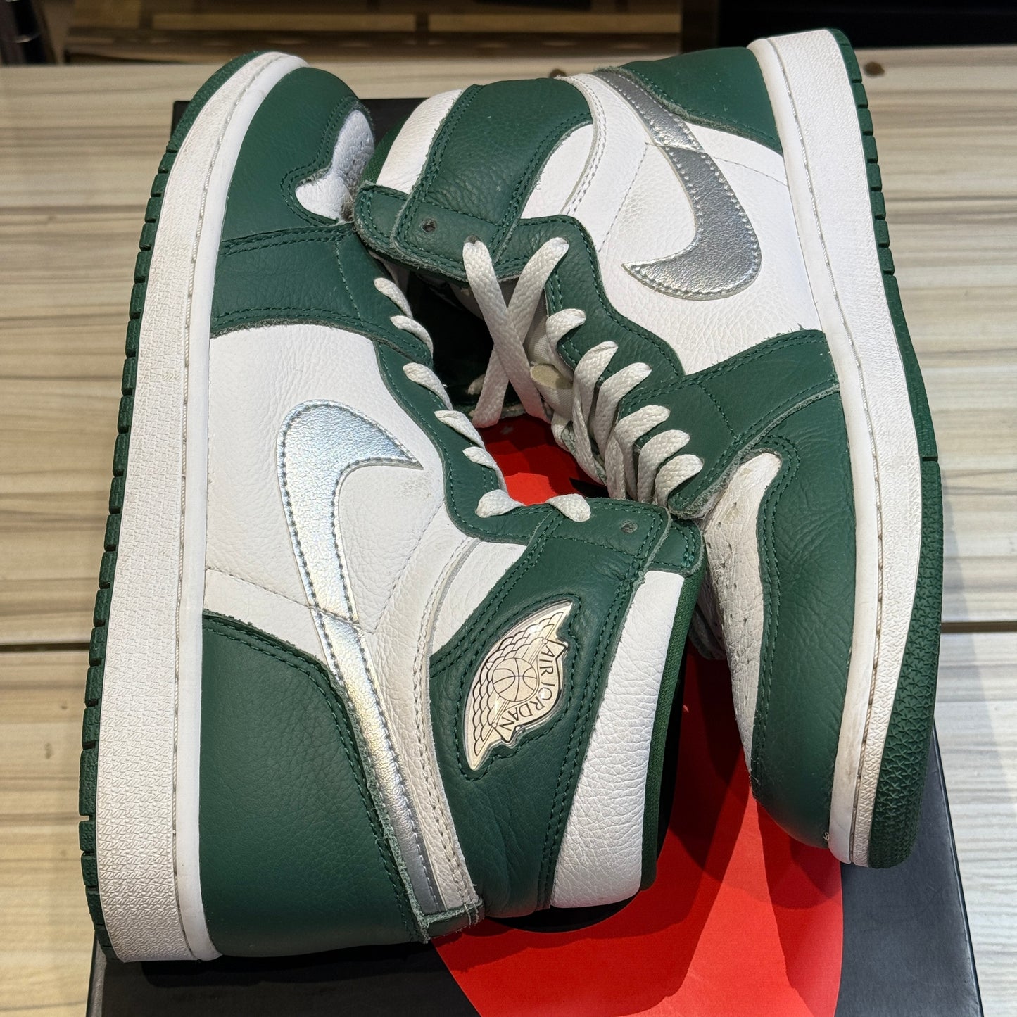 USED Jordan 1 Retro High OG Gorge Green