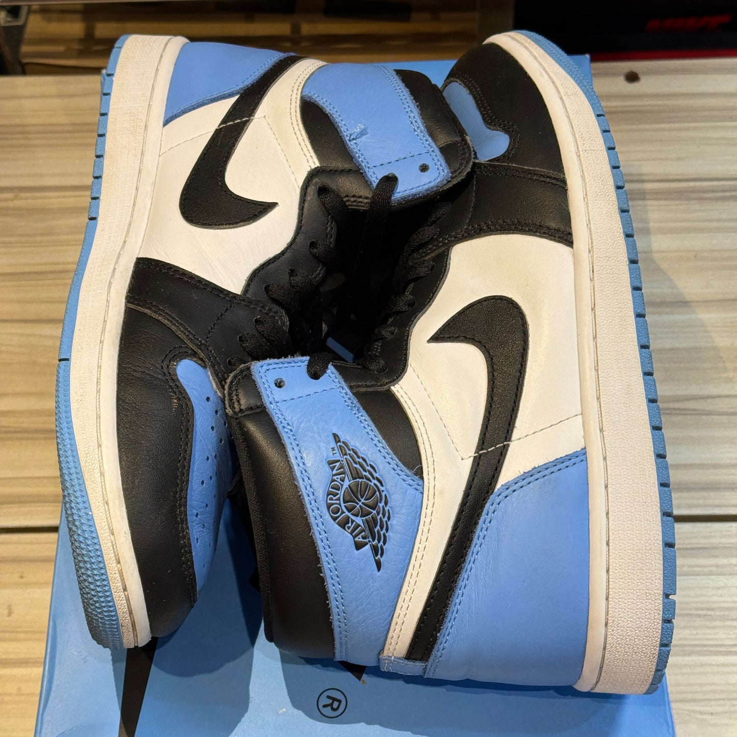 USED Jordan 1 High UNC Toe