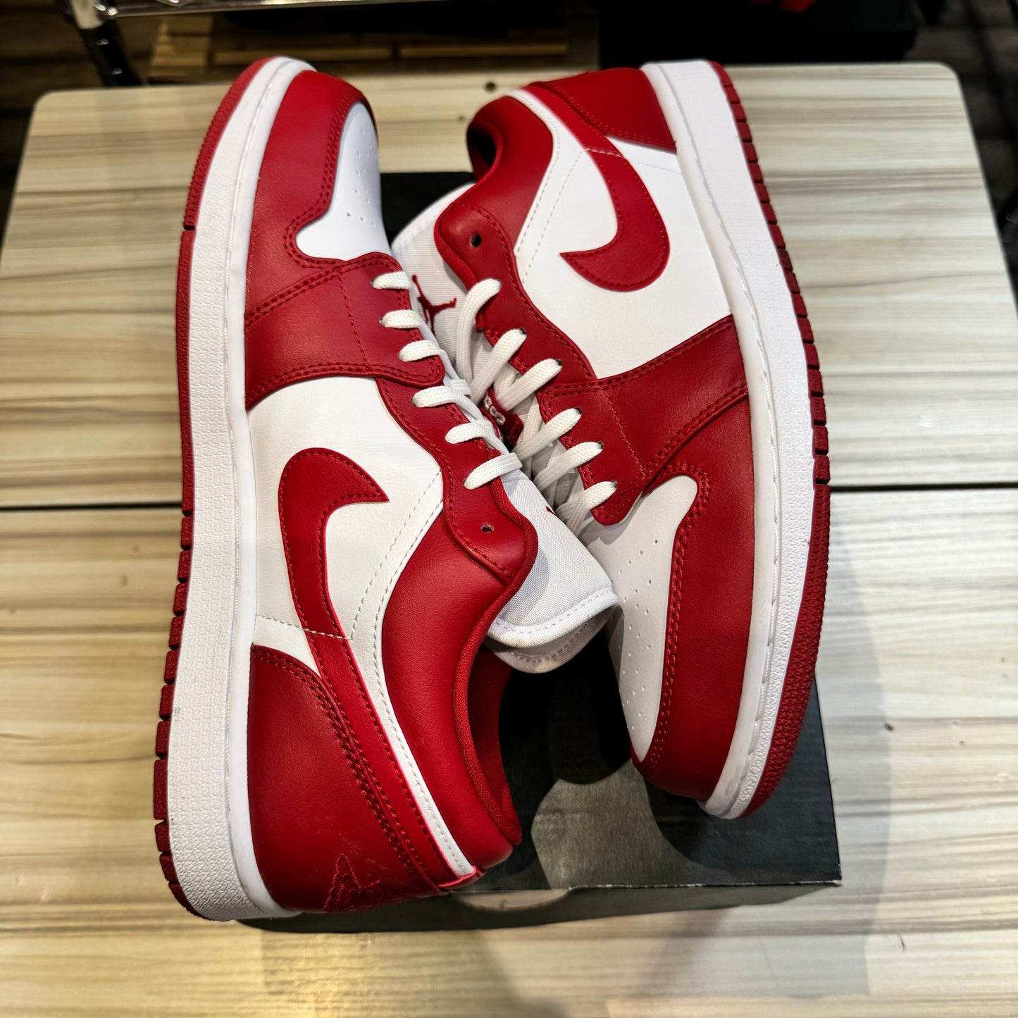 USED Jordan 1 Low Gym Red White