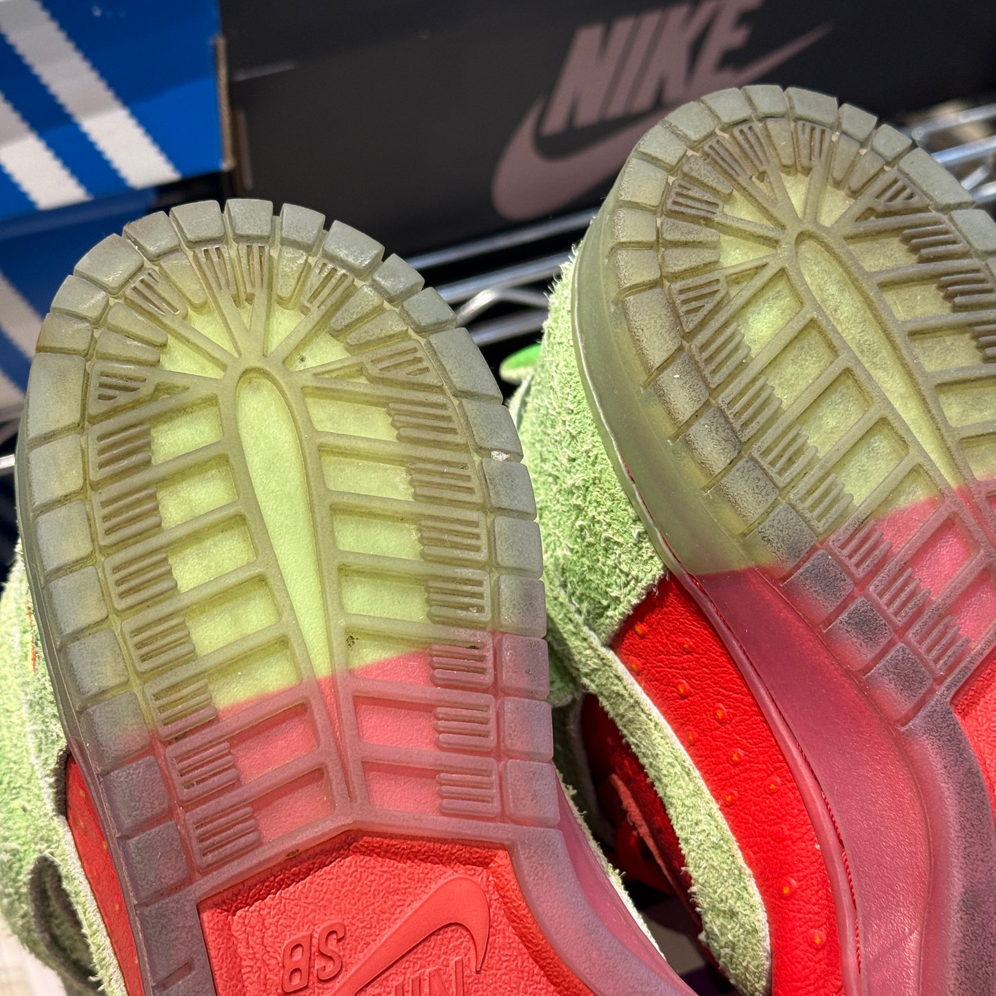 USED Nike SB Dunk High Strawberry Cough