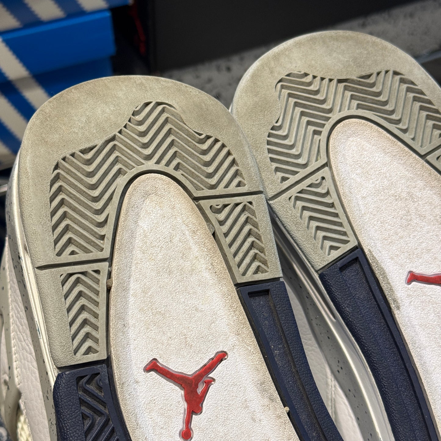 USED Jordan 4 Midnight Navy