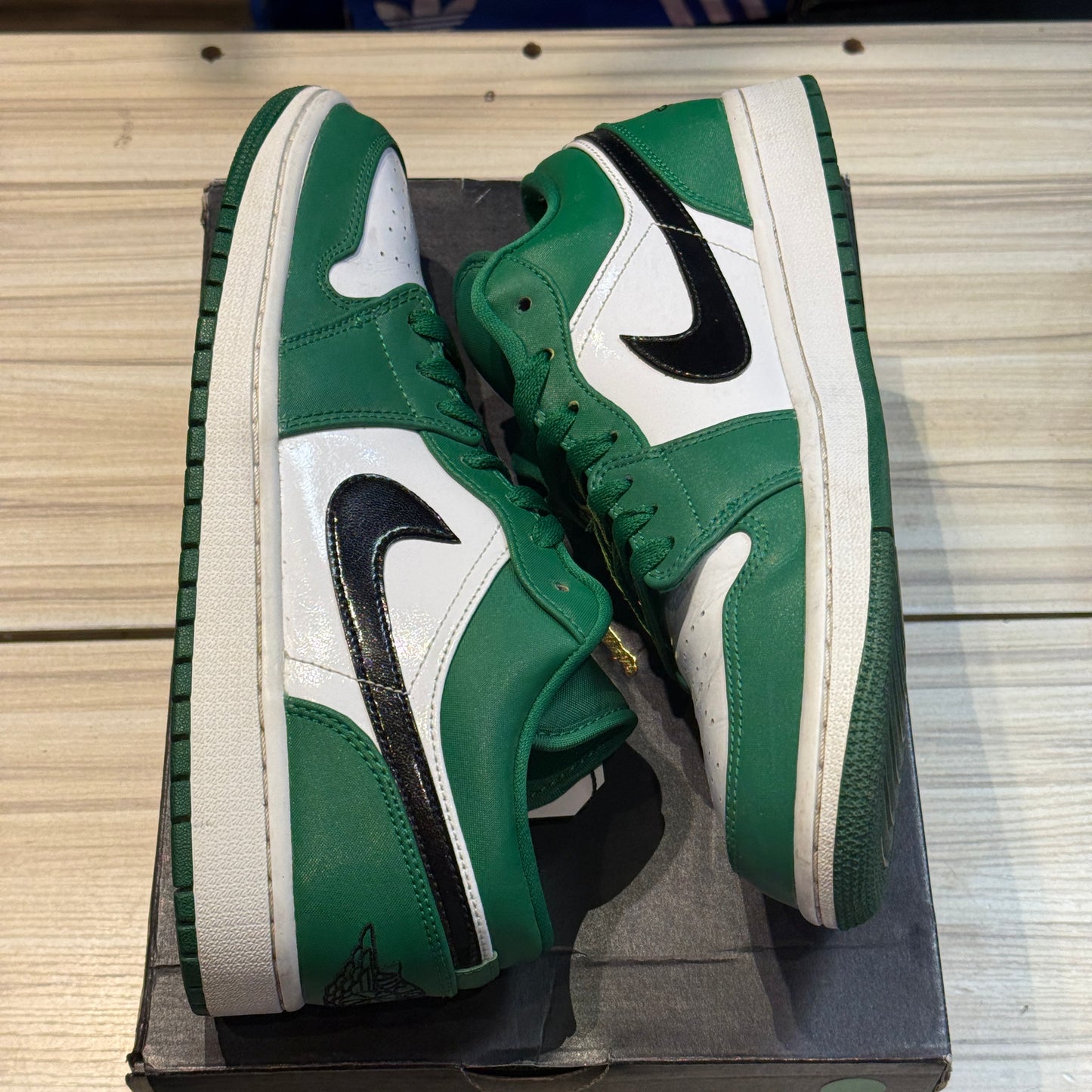 USED Jordan 1 Low Pine Green