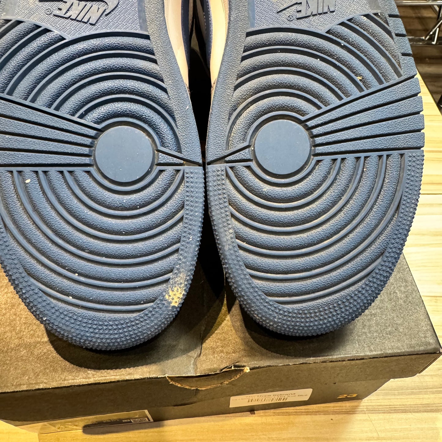 USED Jordan 1 Mid True Blue