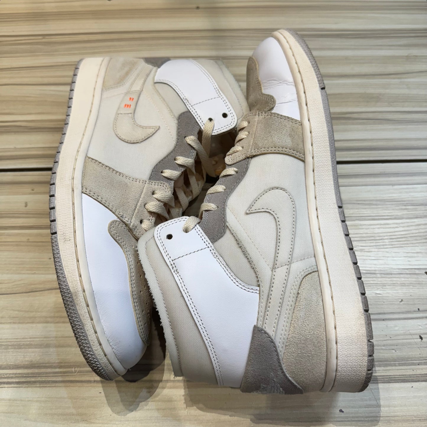 USED Jordan 1 Mid SE Craft Inside Out White Grey