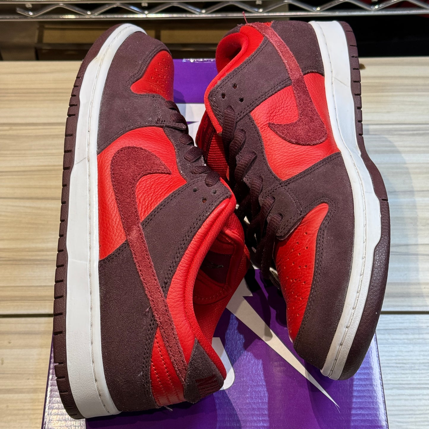 USED Nike SB Dunk Low Cherry