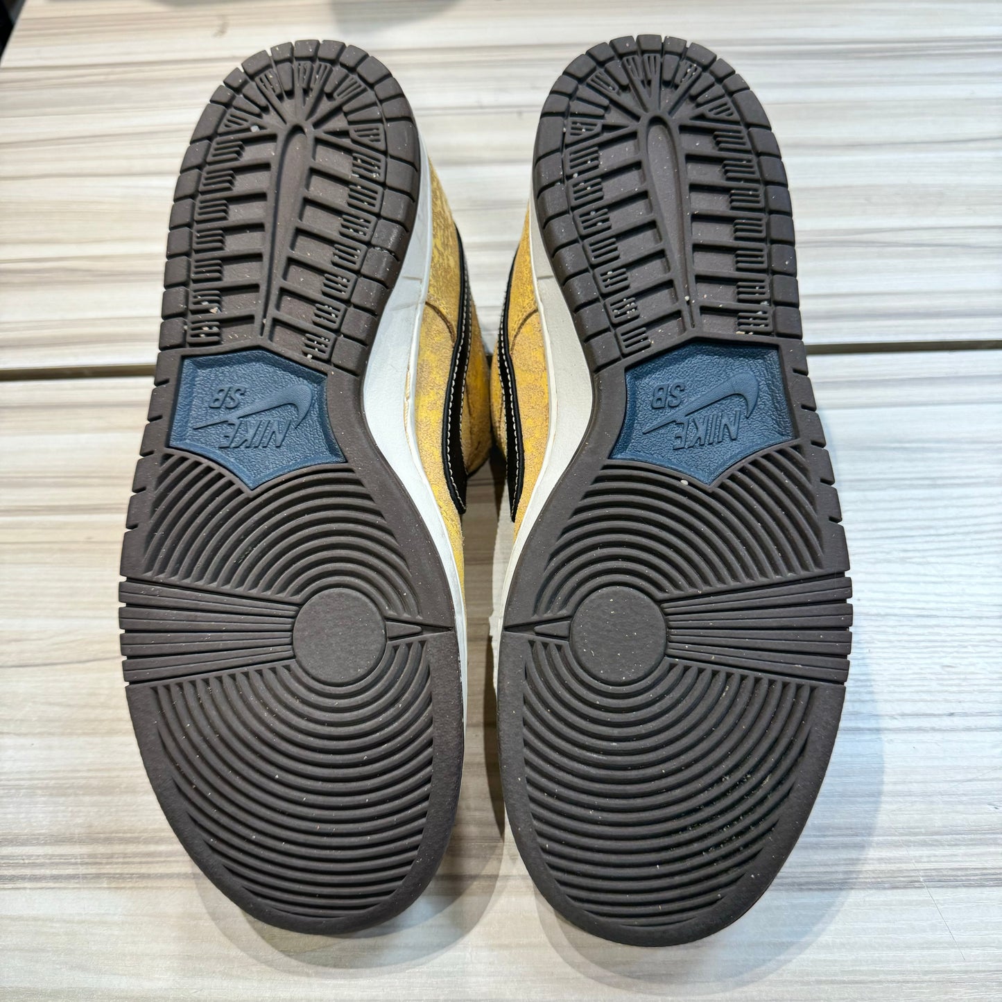 USED Nike SB Dunk Low City of Cinema