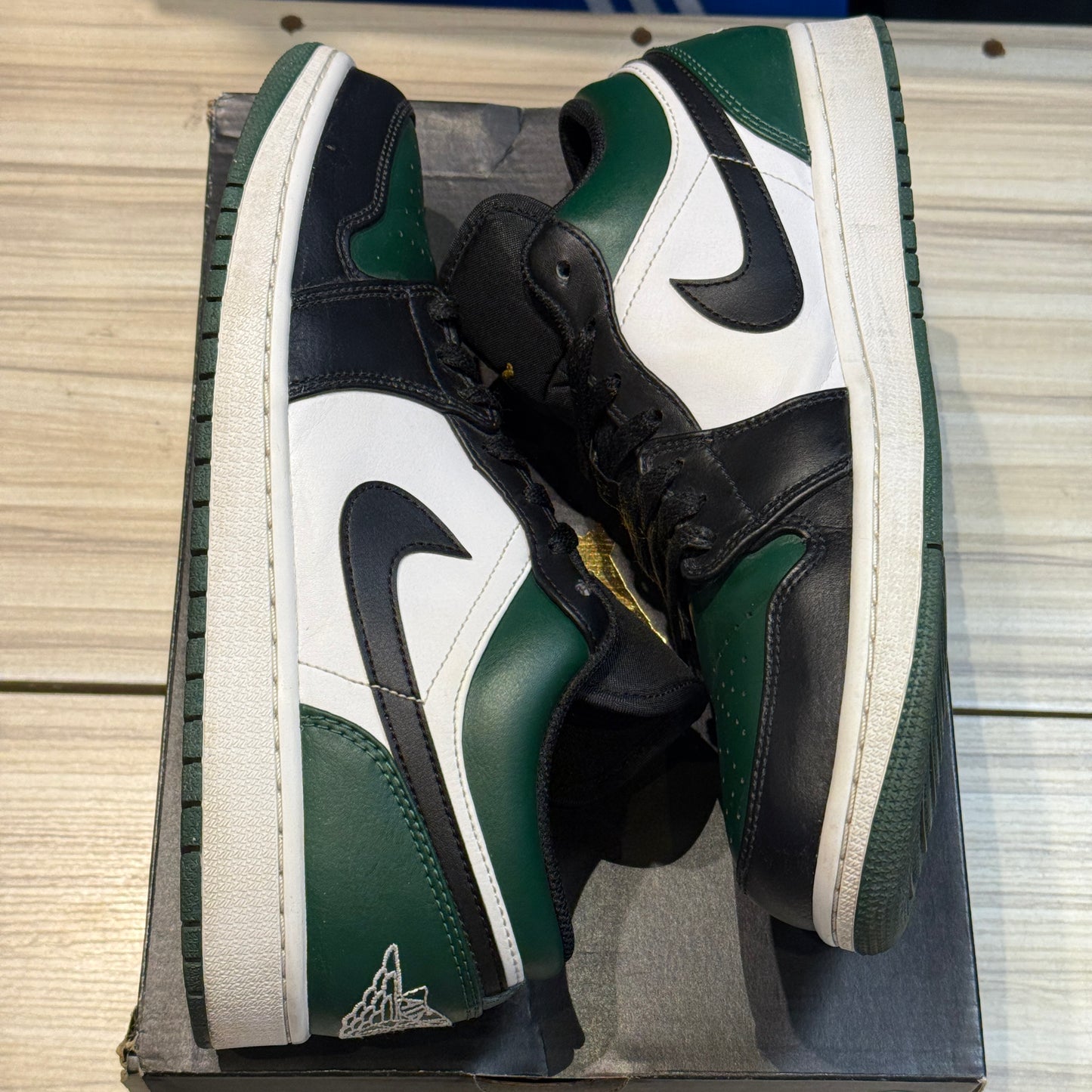USED Jordan 1 Low Green Toe
