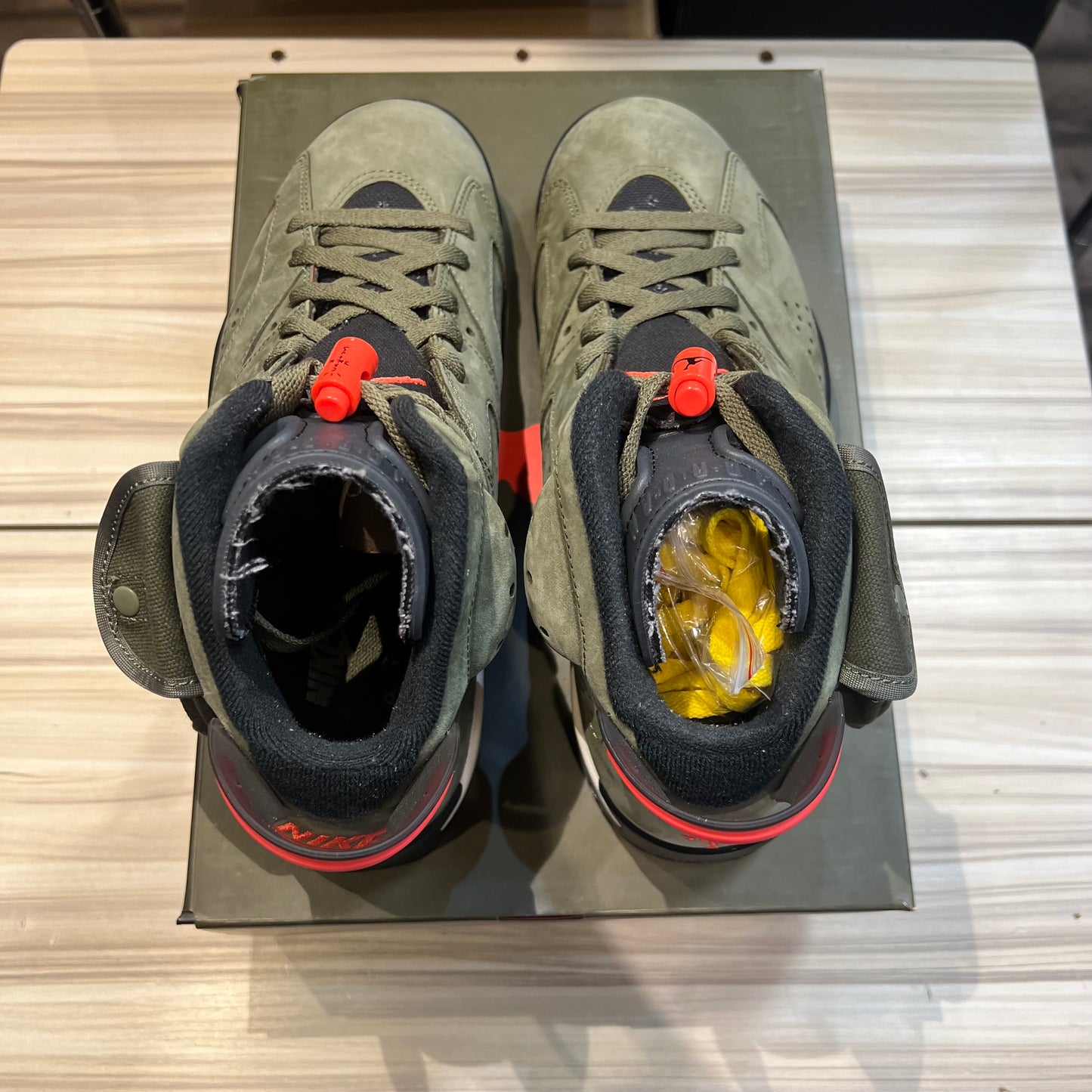 USED Jordan 6 Retro Travis Scott Olive