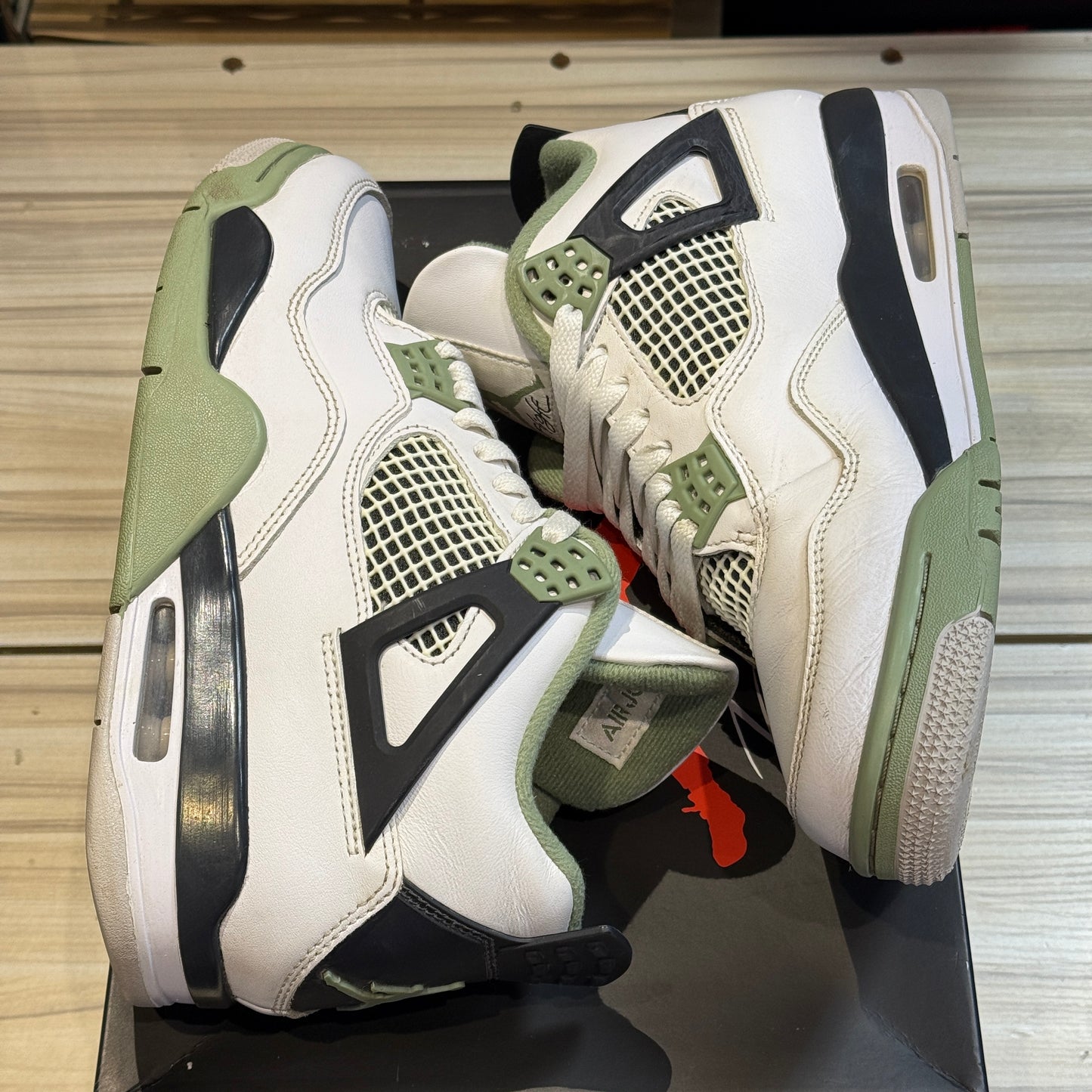 USED Jordan 4 Seafoam (W)