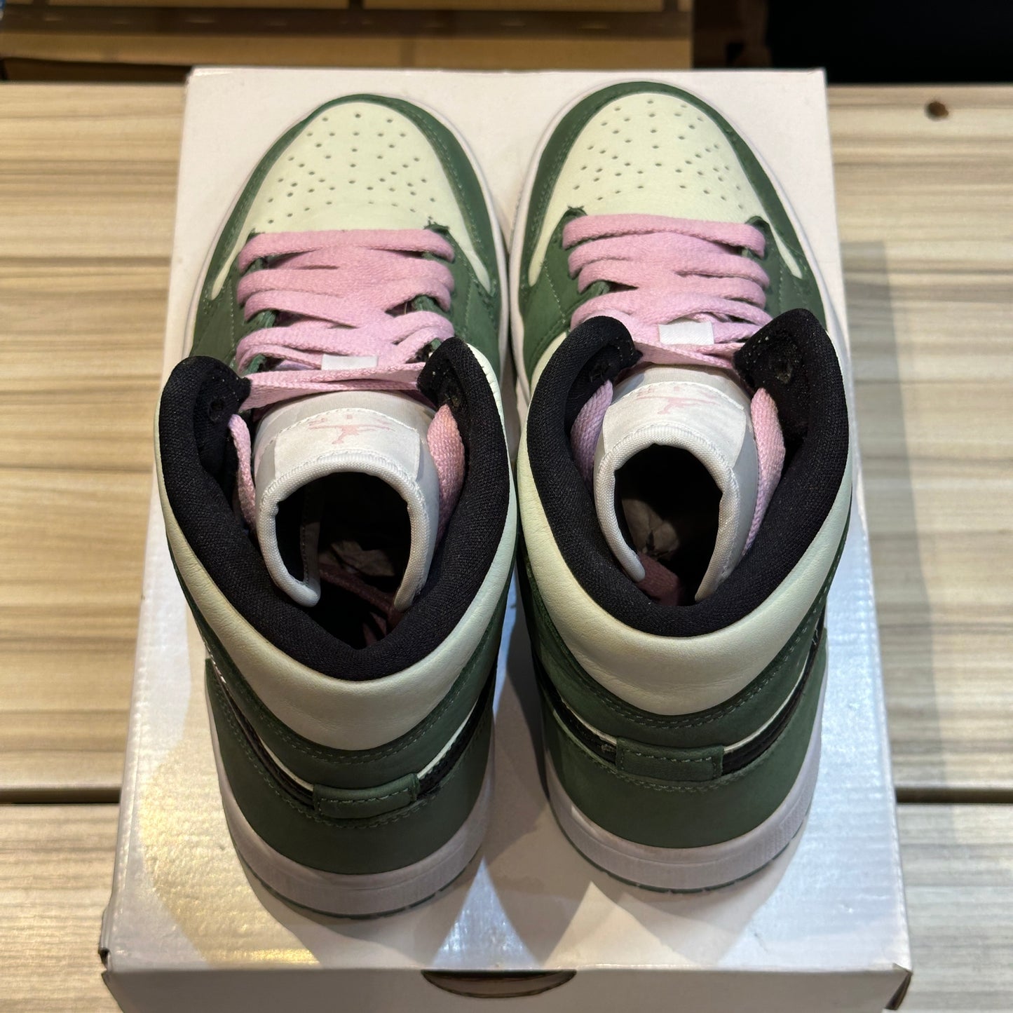 USED Jordan 1 Mid Dutch Green W