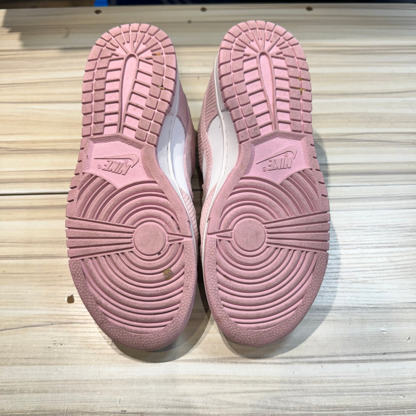USED Nike Dunk Low Pink Corduroy (W)