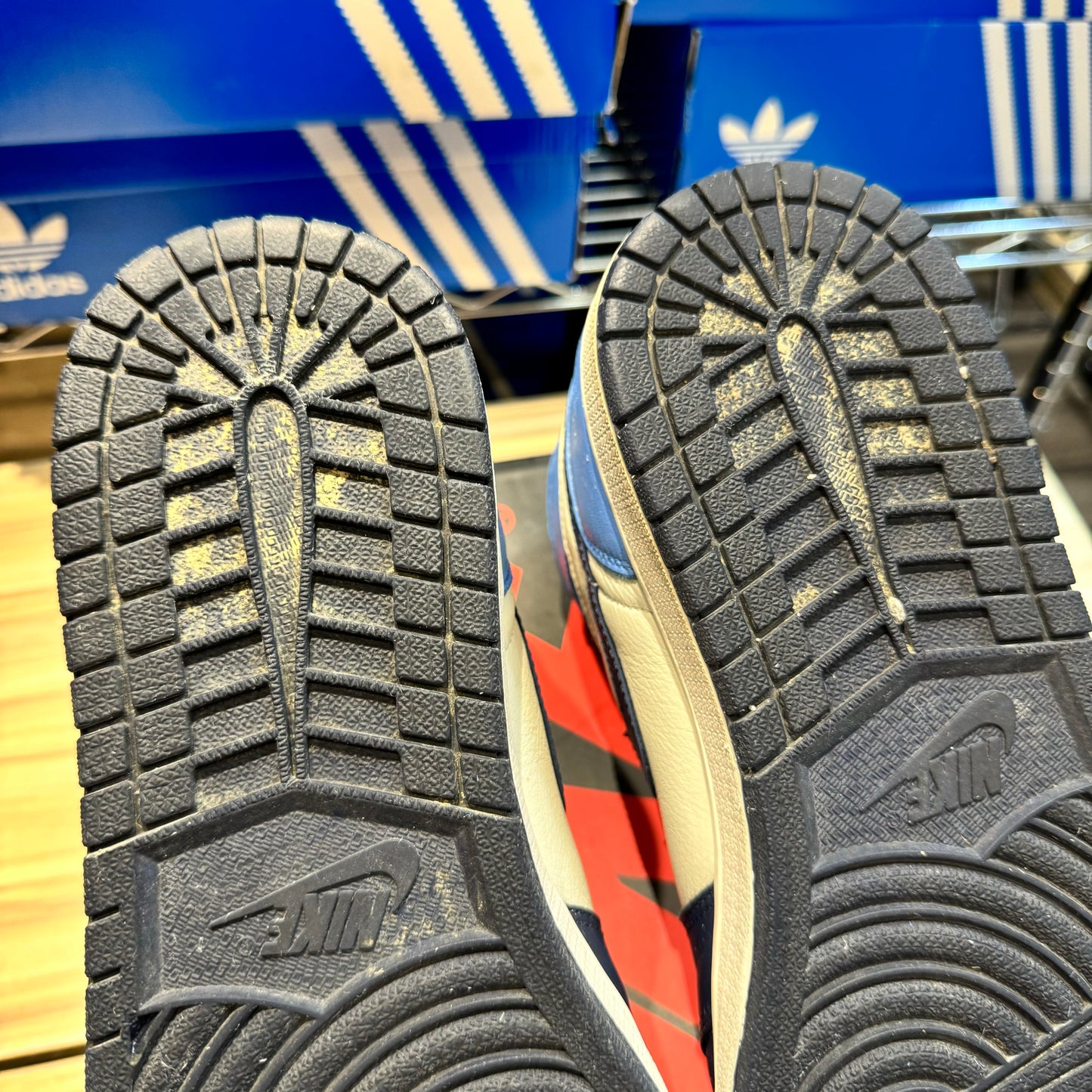 USED Jordan 1 High Obsidian