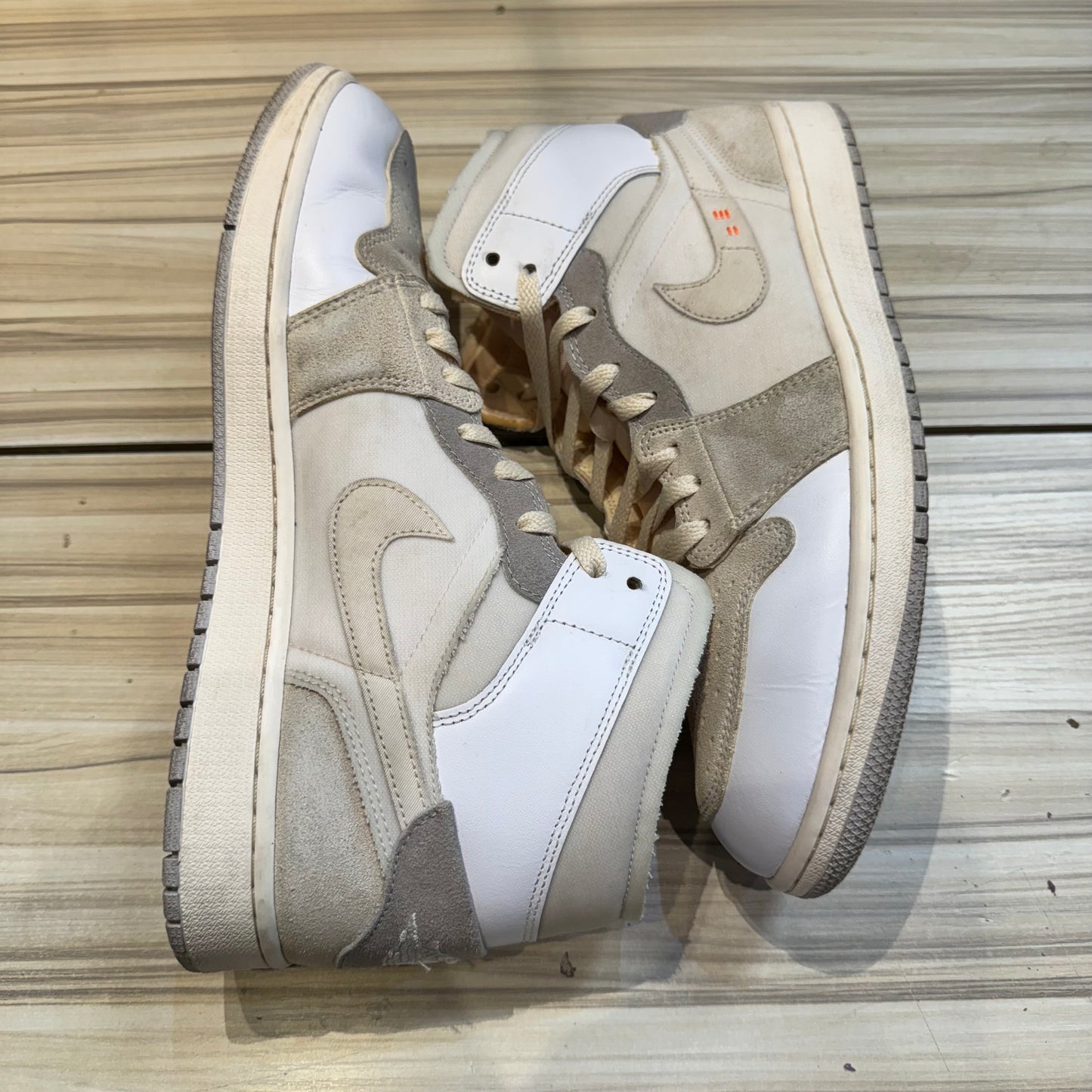 USED Jordan 1 Mid SE Craft Inside Out White Grey