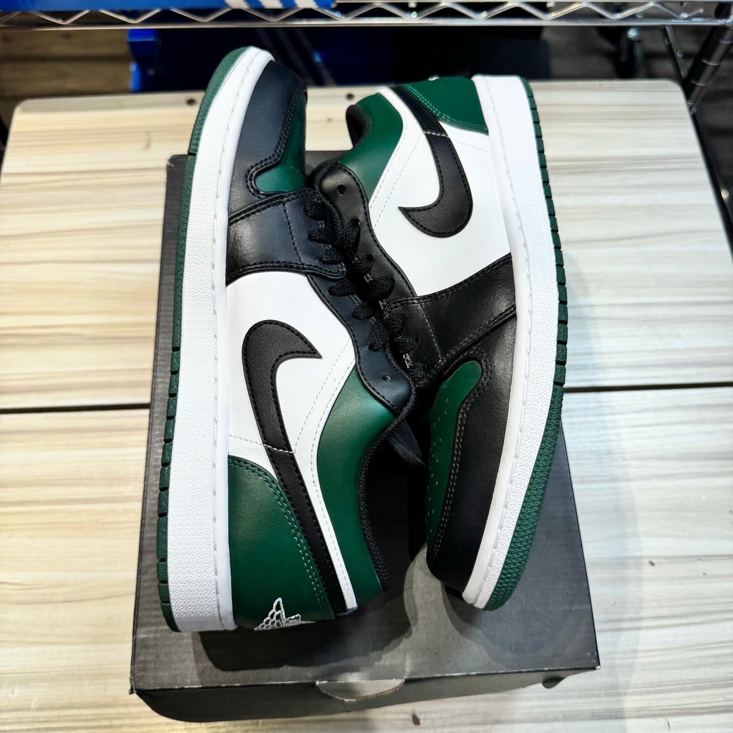 USED Jordan 1 Low Green Toe