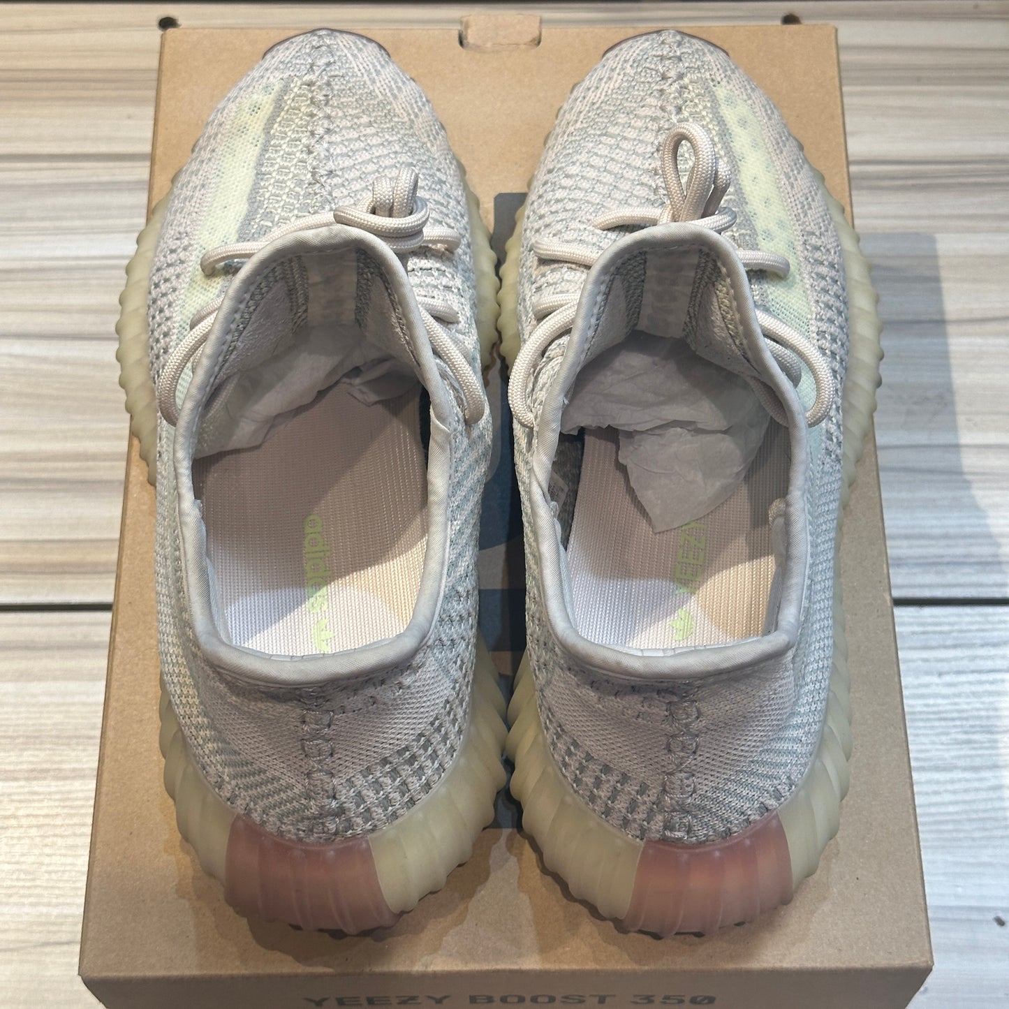 USED Yeezy 350 V2 Citrin