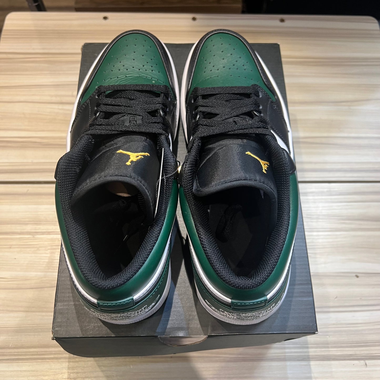 USED Jordan 1 Low Green Toe