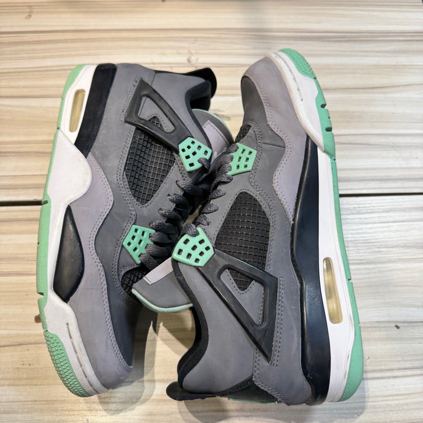 USED Jordan 4 Retro Green Glow