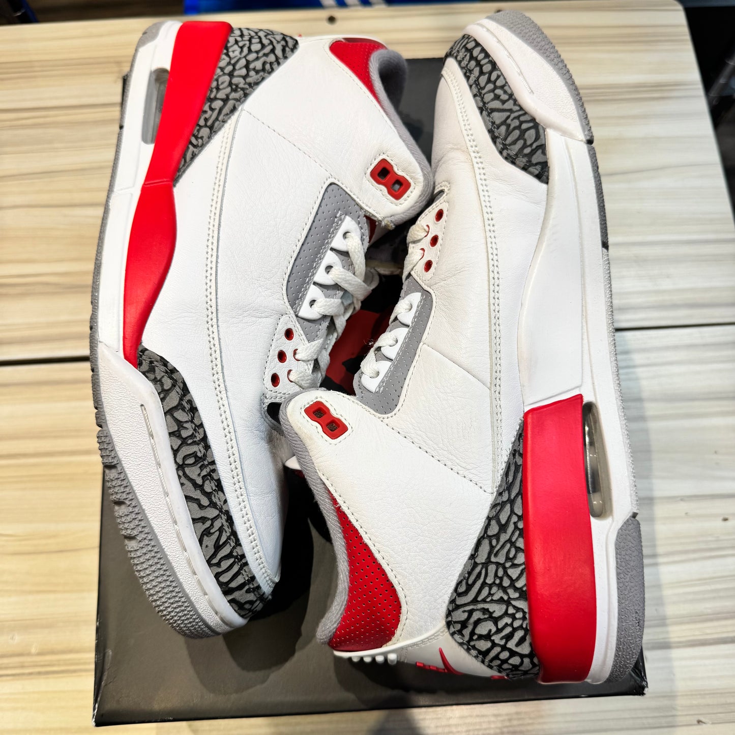 USED Jordan 3 Retro Fire Red (2022)
