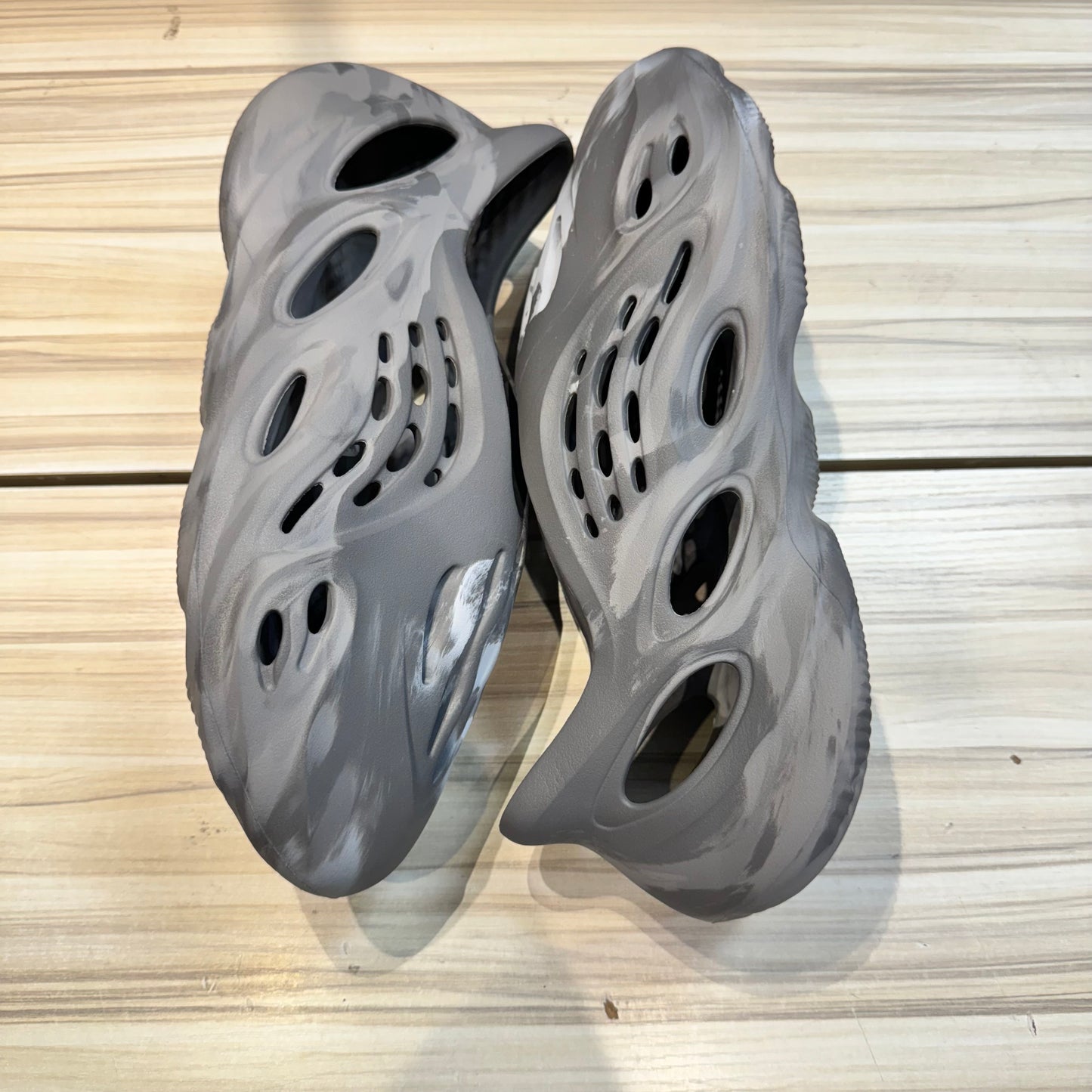 USED Yeezy Foam RNR MX Granite