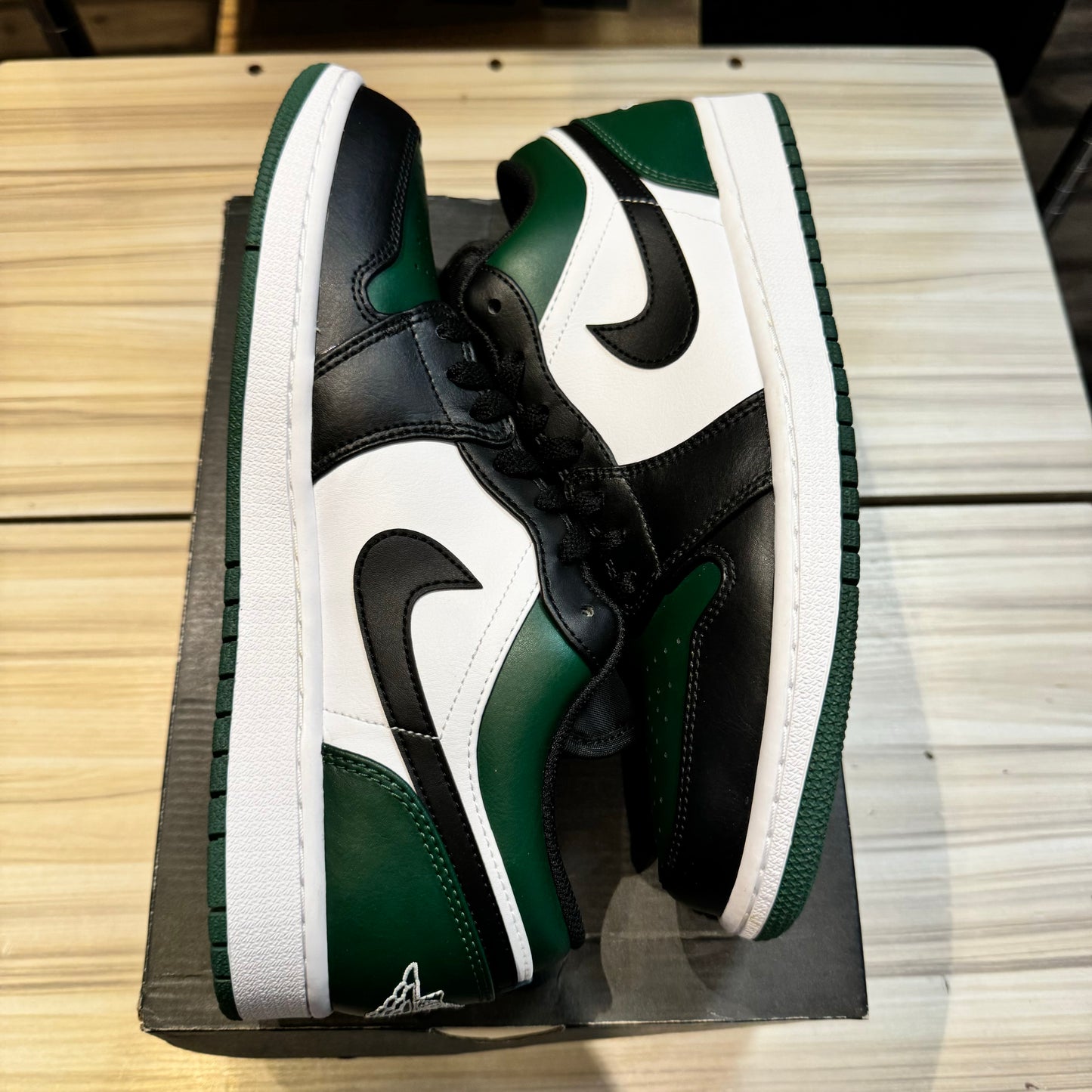 USED Jordan 1 Low Green Toe