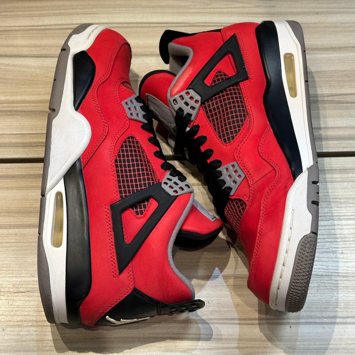 USED Jordan 4 Retro Toro Bravo