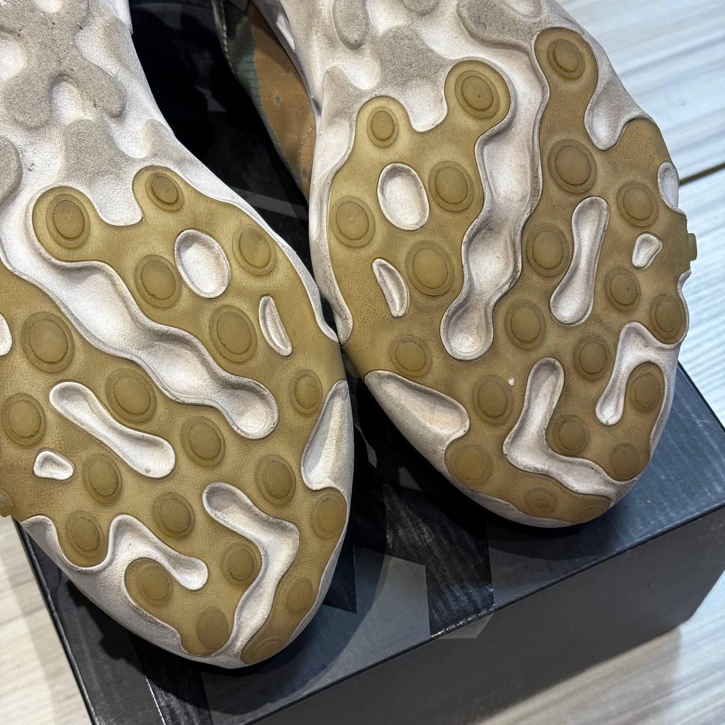 USED Nike React Element 87 Undercover Green Mist