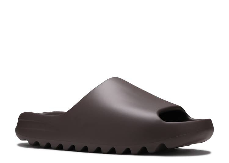 Yeezy Slide – The Hype